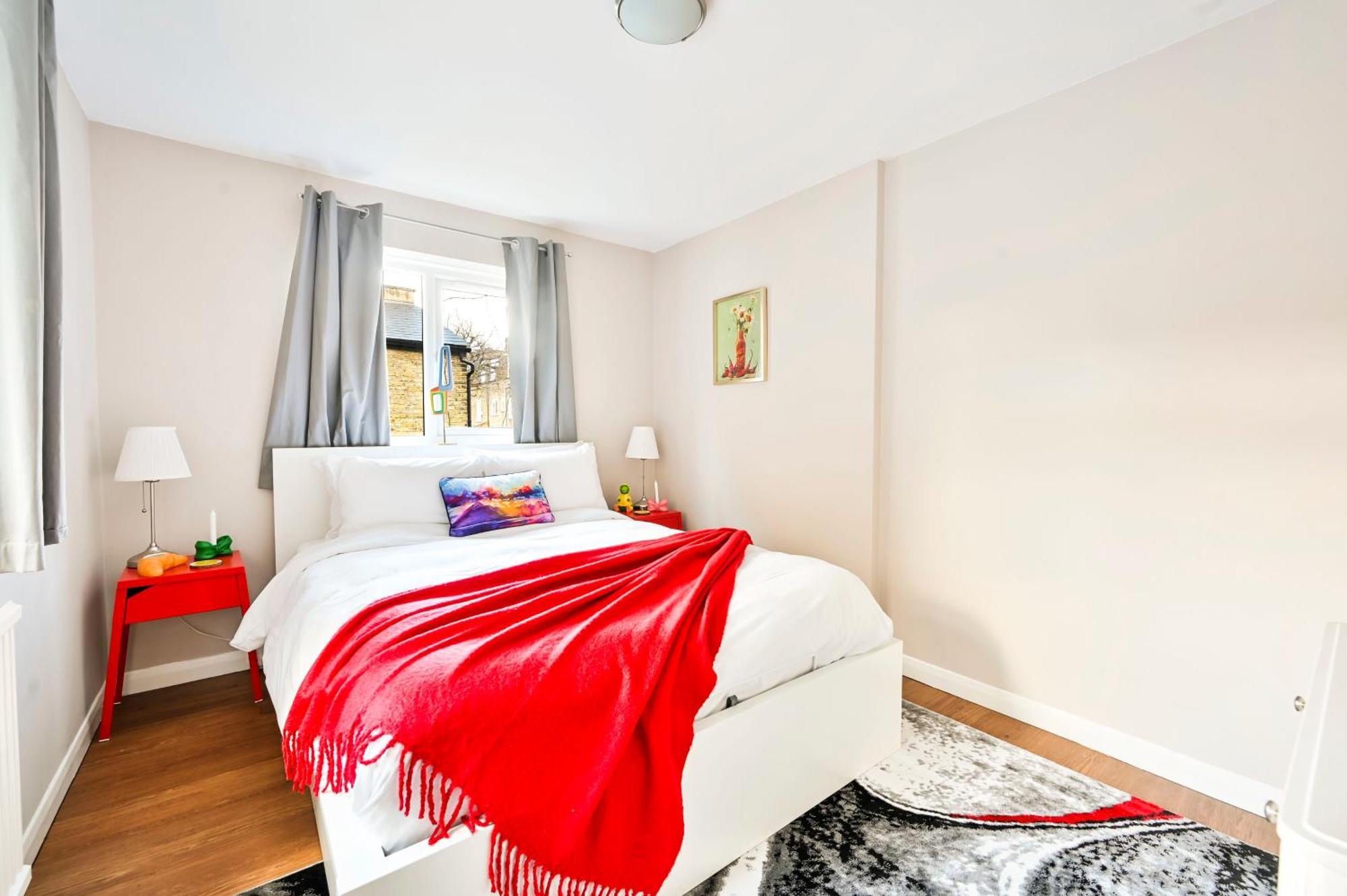 Newly Renovated 2-3 Bed Flat In Fulham By The Thames Apartment