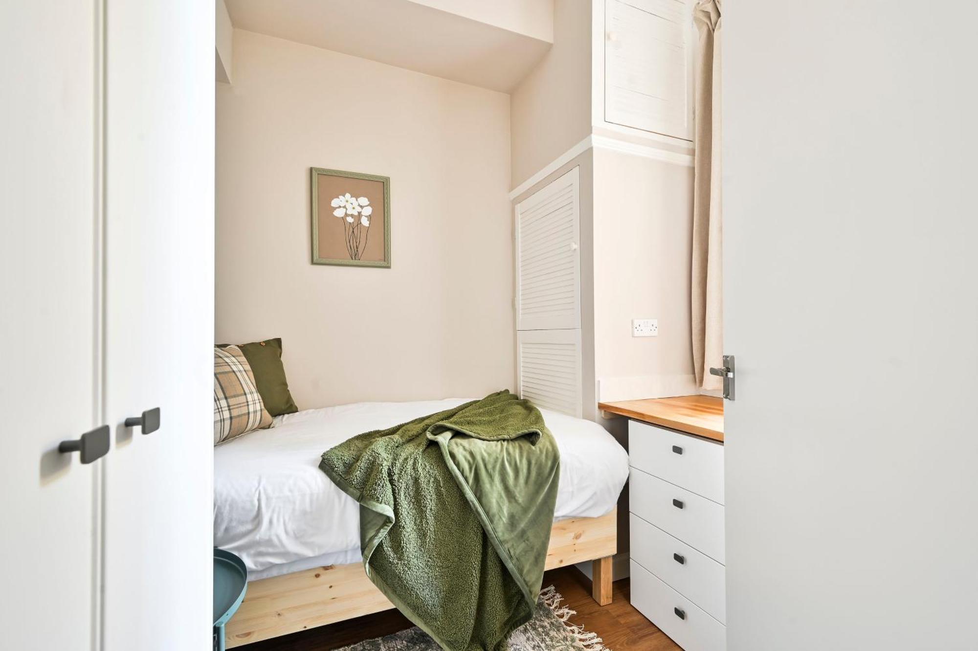 Apartment Newly Renovated 2-3 Bed Flat In Fulham By The Thames London